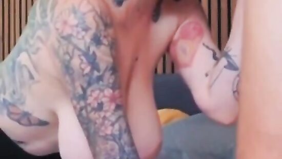 На таких четвереньках долго не простоишь