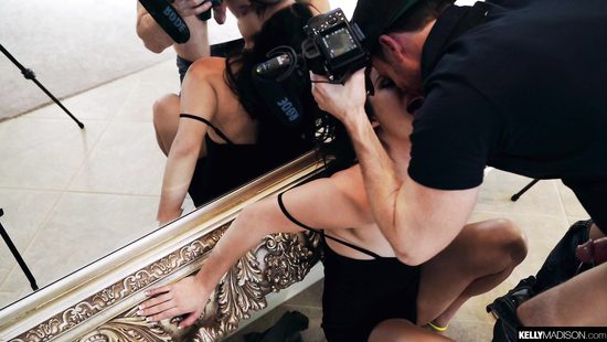 Хахаль жестко выебал подругу во время месячных