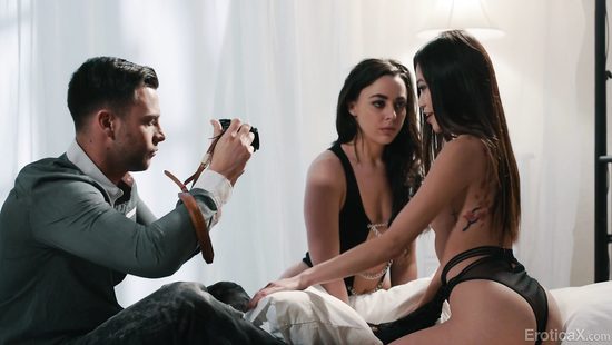 После фотосессии фотограф жестко отодрал двух моделей